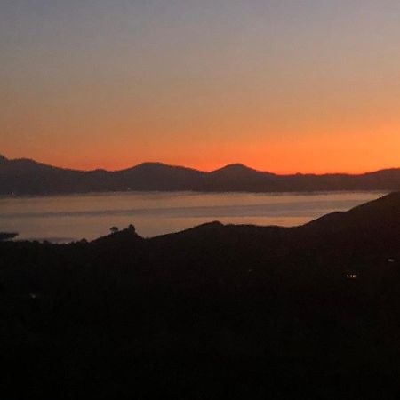 Whakaipo Bay Cabin Retreat Таупо Екстериор снимка