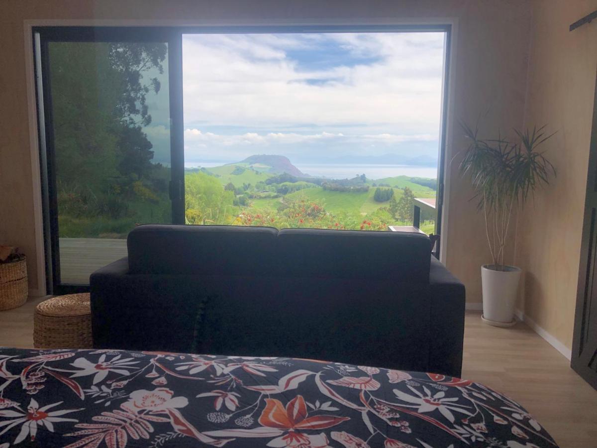 Whakaipo Bay Cabin Retreat Таупо Екстериор снимка