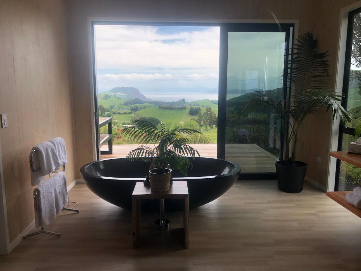 Whakaipo Bay Cabin Retreat Таупо Екстериор снимка
