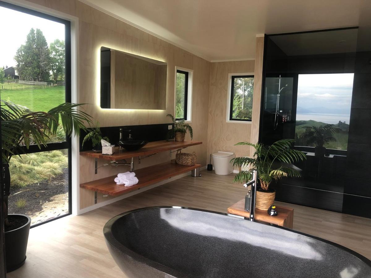 Whakaipo Bay Cabin Retreat Таупо Екстериор снимка