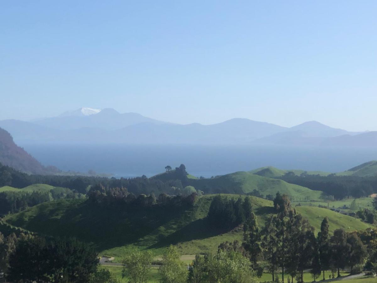 Whakaipo Bay Cabin Retreat Таупо Екстериор снимка